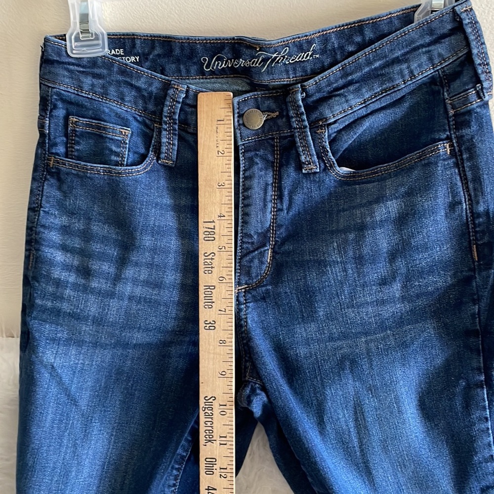 Universal Threads Jeans - Picture 9 of 15